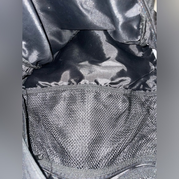 Pink VS backpack - Picture 3 of 3